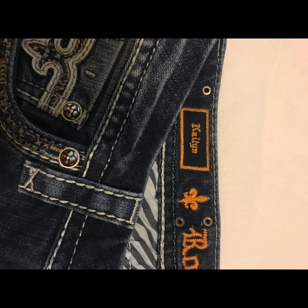 NWOT Rock Revival “Kaitlyn” Size 28
